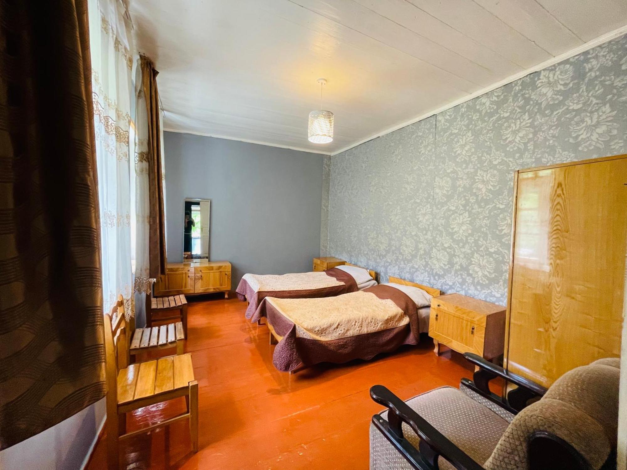 Guesthouse Am Museum Mestia Eksteriør bilde